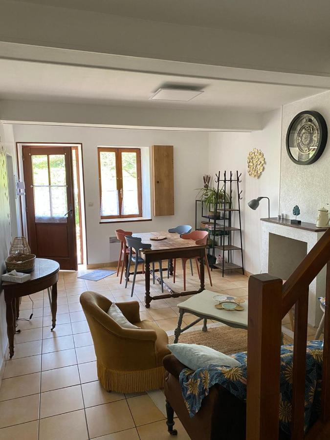 Petit Cocon Au Coeur Du Morvan Montreuillon Extérieur photo