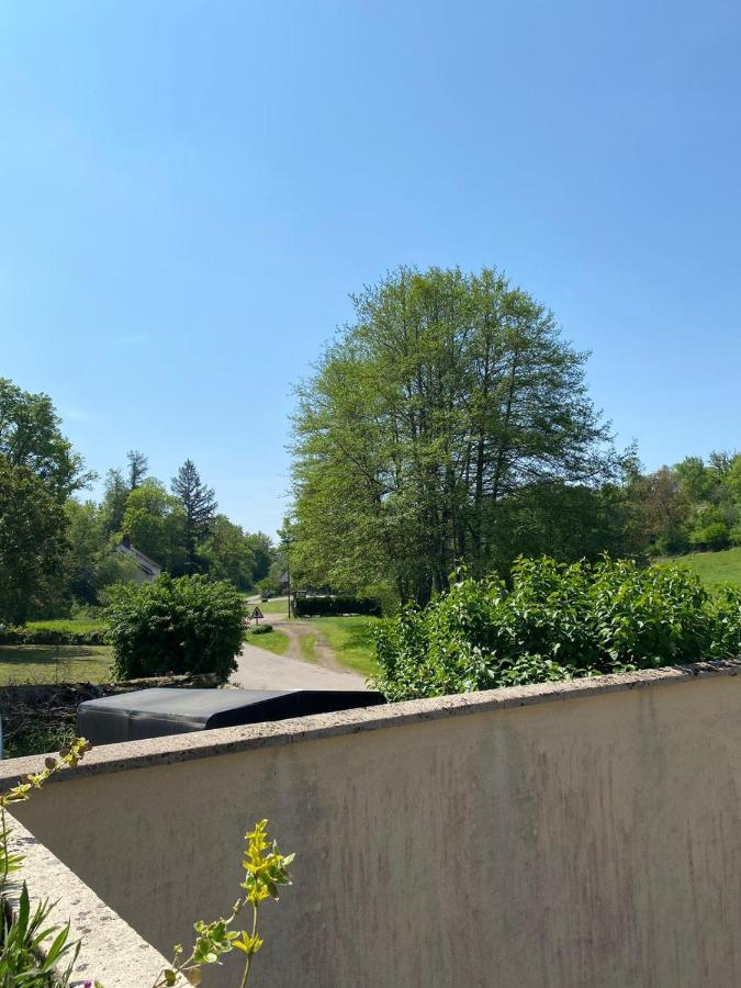 Petit Cocon Au Coeur Du Morvan Montreuillon Extérieur photo